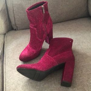 Fun glittery hot pink bootie